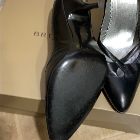 Heels - Picture 3 of 3